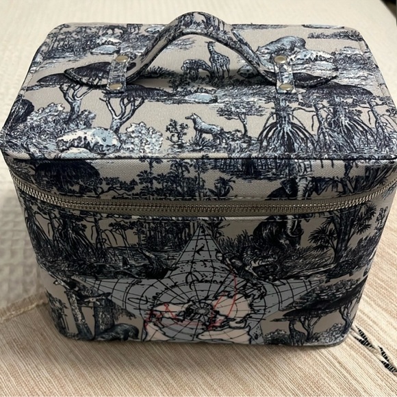 Dior Around the World Cosmetic Bag in Blue and Cream - Picture 5 of 7